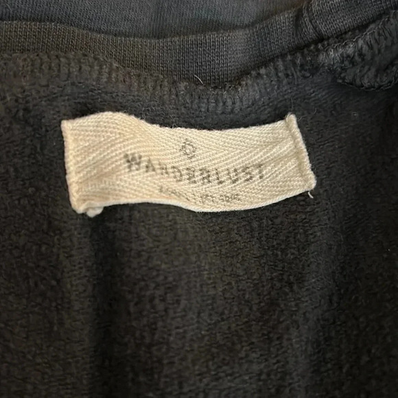 Wanderlust Find Your True North Sweatshirt - Picture 3 of 4